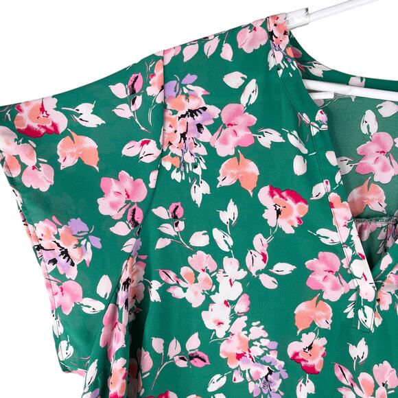 Torrid V-Neck Blouse Tunic Green Pink Floral 5 Spring - Picture 11 of 11